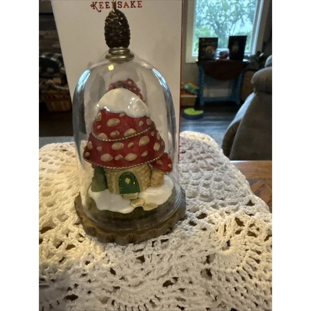 Hallmark Keepsake Ornament A Home for a Gnome 2014 Mushroom House Dome